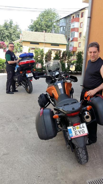 Pensiunea Claudiu Caransebeş エクステリア 写真