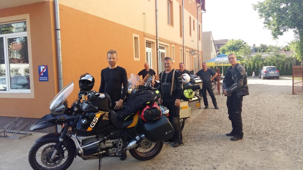 Pensiunea Claudiu Caransebeş エクステリア 写真
