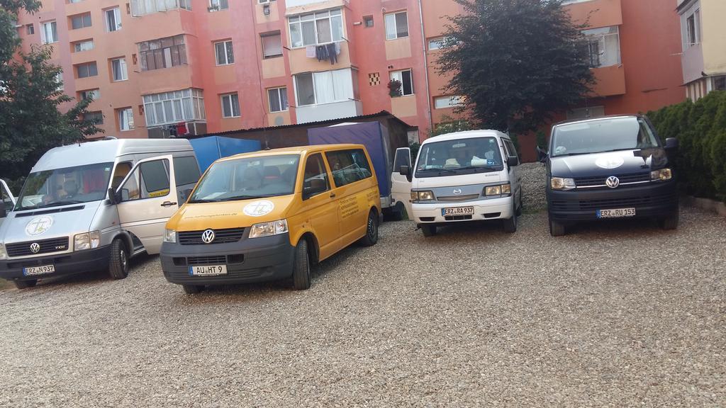 Pensiunea Claudiu Caransebeş エクステリア 写真
