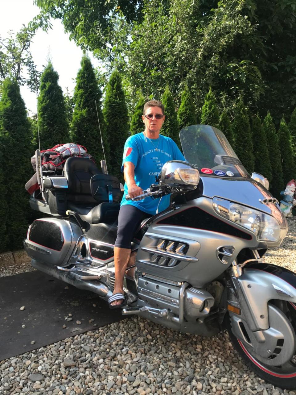 Pensiunea Claudiu Caransebeş エクステリア 写真